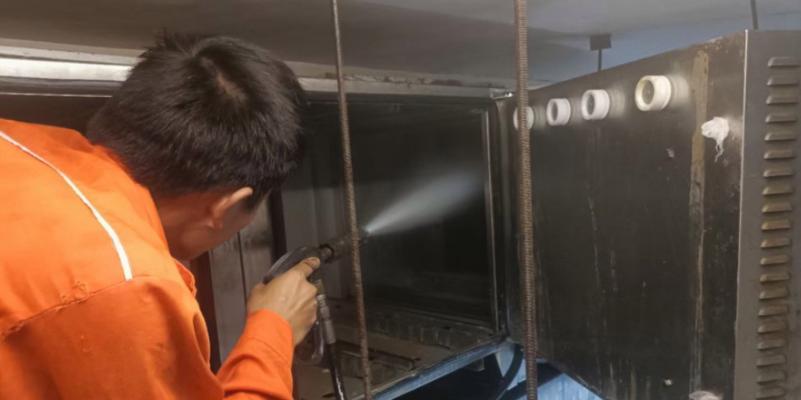 如何正确清洗油烟机（快速高效的清洗方法）