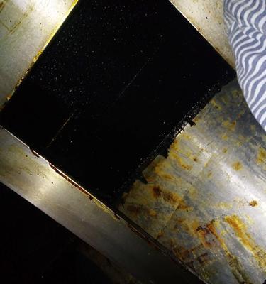 如何用翻毛皮鞋清洗油烟机（轻松又有效的清洁方法）