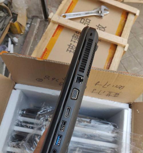 解决显示器自动反复开关的问题（探索自动反复开关的原因及解决方案）