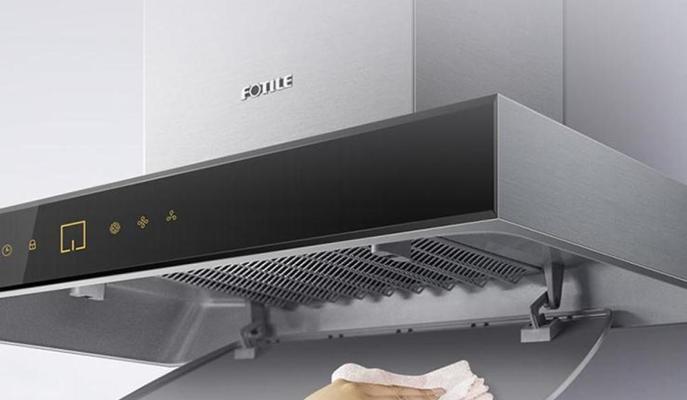 全面清洗抽油烟机的正确方法（打造清新厨房空气的必备技巧）
