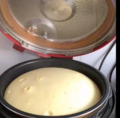 电饭煲做蛋糕的黏问题解决方法（提升口感享受）
