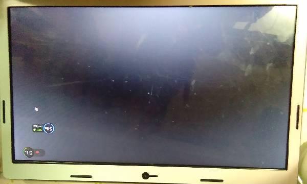 开机显示器发黑是怎么回事（分析开机显示器发黑原因及解决方法）
