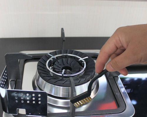 燃气灶维修指南（解决燃气灶故障的方法与技巧）