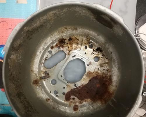 电饭煲报废原因有哪些？如何预防和延长使用寿命？