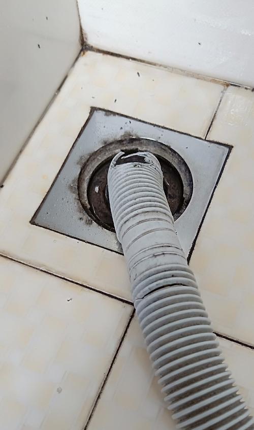 洗衣机底部被水泡了还能用吗？如何检查和处理？