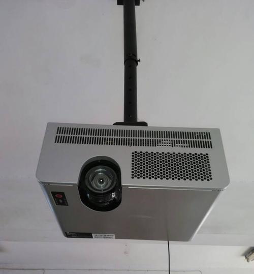 投影仪2个灯闪烁不亮什么原因？