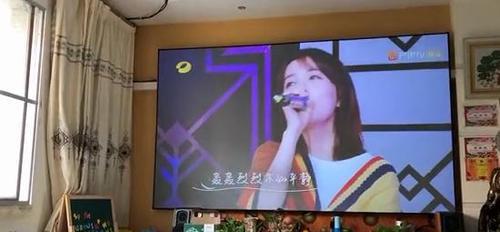 康佳幕布投影仪使用教程是什么？使用过程中应该注意什么？