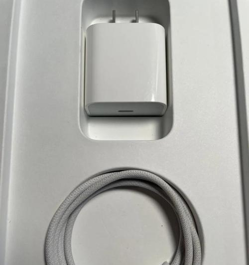 跨境苹果充电器与普通充电器有何不同？选购时应注意什么？