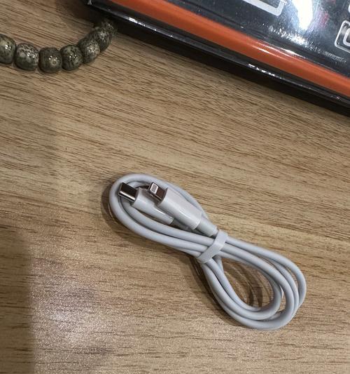 14pro充电器头的接口类型是什么？