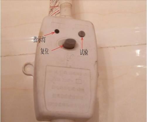 钳形表检测热水器漏电的正确方法是什么？