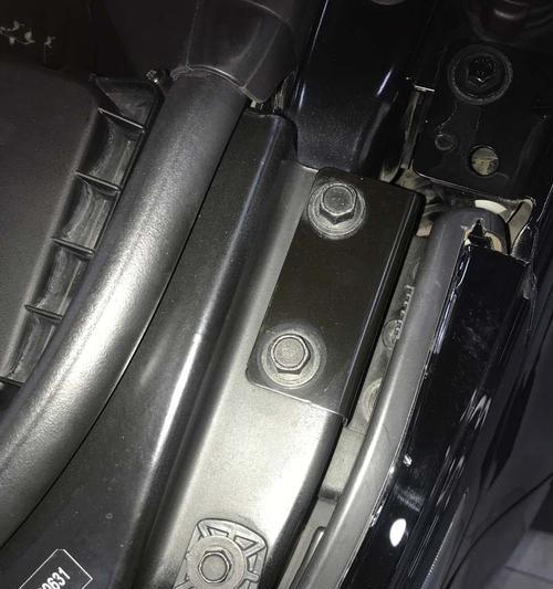 路虎卫士机舱防火墙如何拆卸？拆卸步骤是什么？